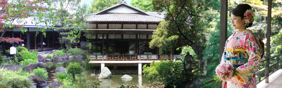 写真:元湯旅館「陣屋」と和装の花嫁